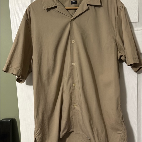 Uniqlo Other - Uniqlo Men's Short-Sleeve Button-Down Shirt in Khaki